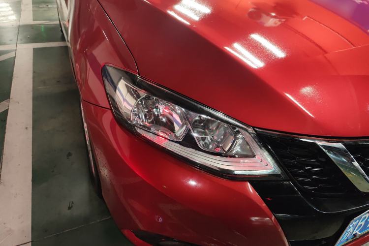 Used Nissan Tiida 2016 1.6L CVT Cool Dynamic Edition Right Front Headlight
