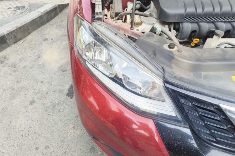 Used Nissan Tiida 2016 1.6L CVT Cool Dynamic Edition Right Front Headlight