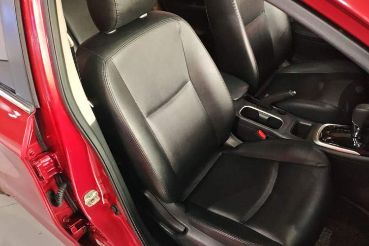 Used Nissan Tiida 2016 1.6L CVT Cool Dynamic Edition Right Front Seat