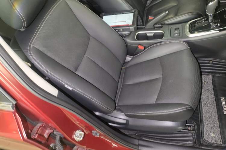 Used Nissan Tiida 2016 1.6L CVT ZhiZun Edition Right Front Seat