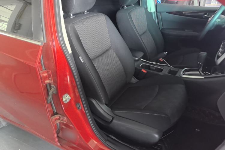 Used Nissan Tiida 2016 1.6L CVT Cool Dynamic Edition Right Front Seat