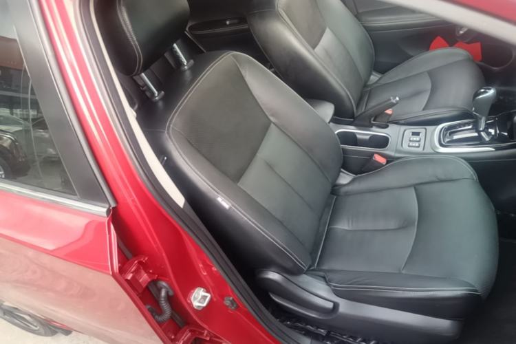 Used Nissan Tiida 2016 1.6L CVT ZhiZun Edition Right Front Seat