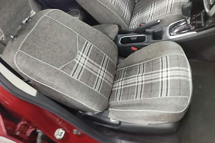 Used Nissan Tiida 2016 1.6L CVT Cool Dynamic Edition Right Front Seat