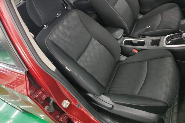 Used Nissan Tiida 2016 1.6L CVT Cool Dynamic Edition Right Front Seat