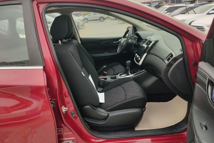 Used Nissan Tiida 2016 1.6L CVT Cool Dynamic Edition Right Front Seat