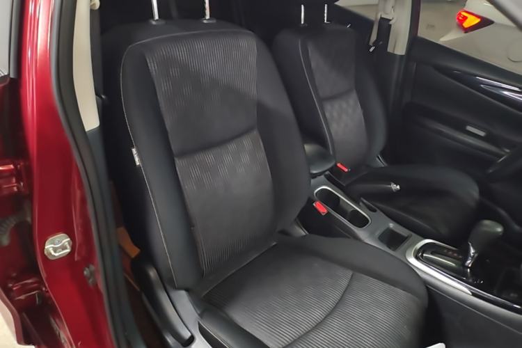 Used Nissan Tiida 2016 1.6L CVT Cool Dynamic Edition Right Front Seat