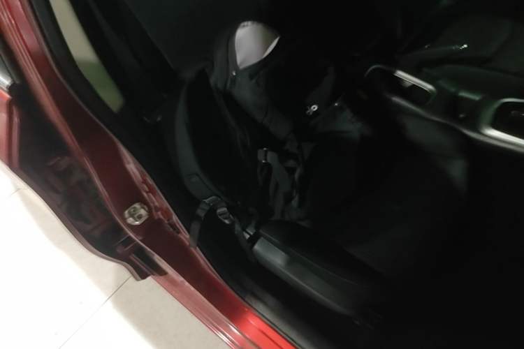 Used Nissan Tiida 2016 1.6L CVT Cool Dynamic Edition Right Front Seat