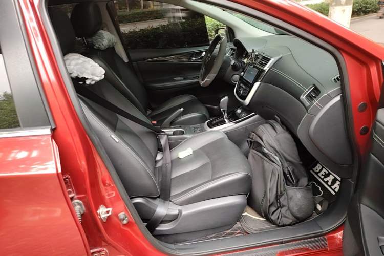 Used Nissan Tiida 2016 1.6L CVT ZhiZun Edition Right Front Seat