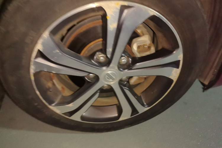 Used Nissan Tiida 2016 1.6L CVT Smart Drive Edition Right Front Wheel Hub