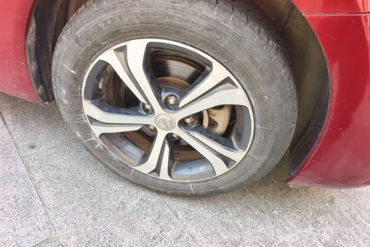 Used Nissan Tiida 2016 1.6L CVT Smart Drive Edition Right Front Wheel Hub