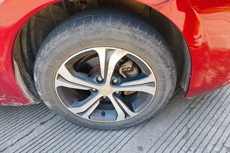 Used Nissan Tiida 2016 1.6L CVT Smart Drive Edition Right Front Wheel Hub