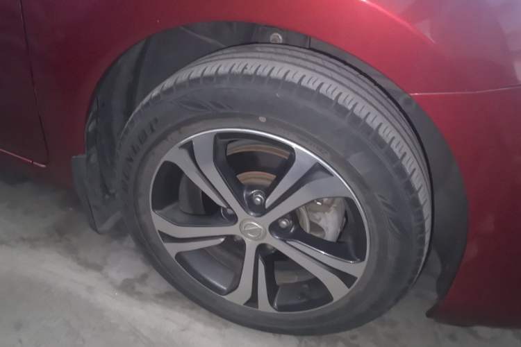 Used Nissan Tiida 2016 1.6L CVT Smart Drive Edition Right Front Wheel Hub