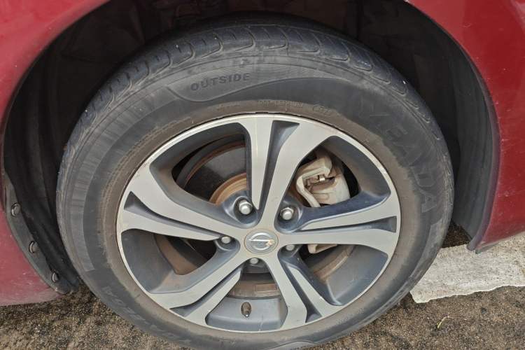 Used Nissan Tiida 2016 1.6L CVT Smart Drive Edition Right Front Wheel Hub