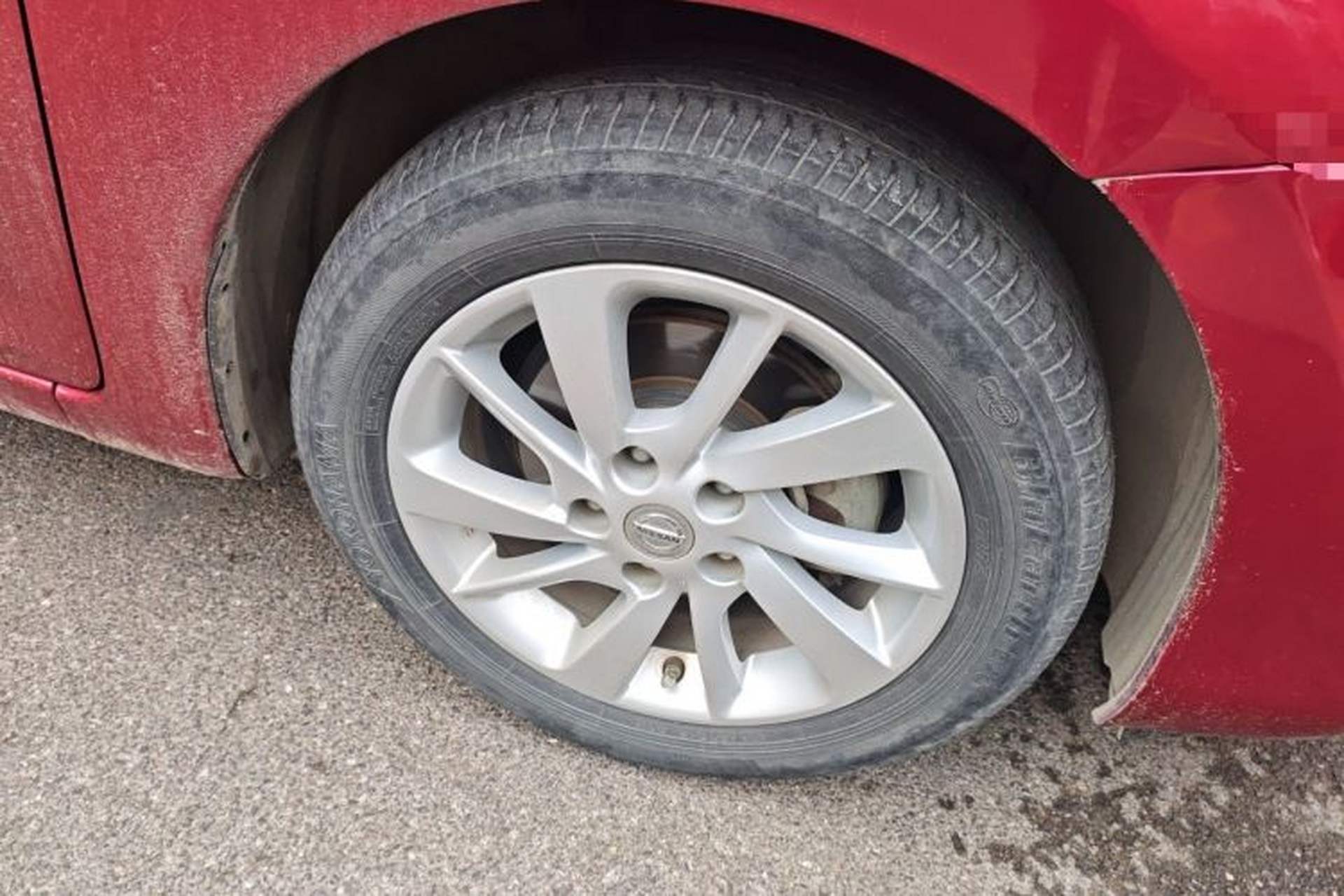 Used Nissan Tiida 2016 1.6L CVT Cool Dynamic Edition Right Front Wheel Hub