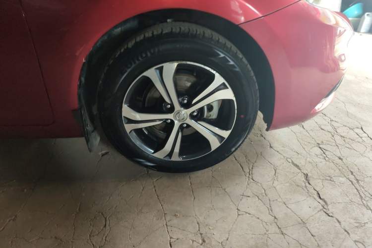 Used Nissan Tiida 2016 1.6L CVT Smart Drive Edition Right Front Wheel Hub