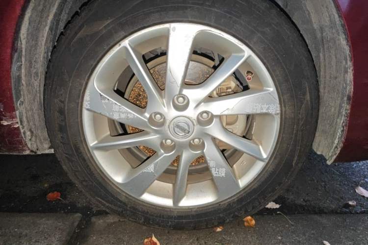 Used Nissan Tiida 2016 1.6L CVT Cool Dynamic Edition Right Front Wheel Hub