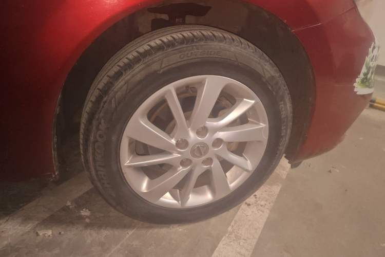 Used Nissan Tiida 2016 1.6L CVT Cool Dynamic Edition Right Front Wheel Hub