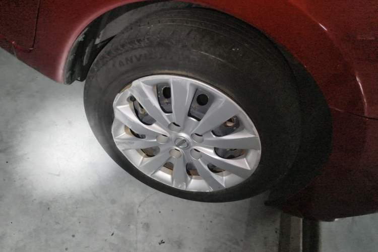 Used Nissan Tiida 2016 1.6L CVT Joyride Edition Right Front Wheel Hub