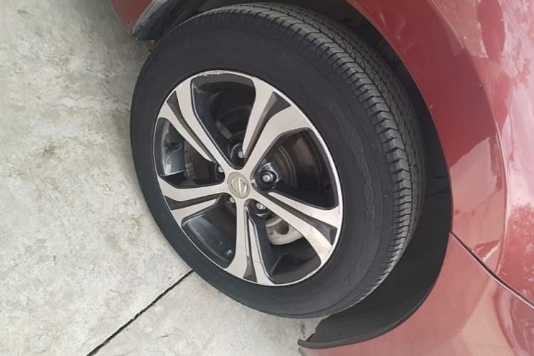 Used Nissan Tiida 2016 1.6L CVT Smart Drive Edition Right Front Wheel Hub