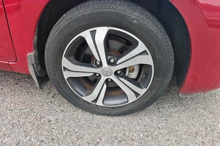 Used Nissan Tiida 2016 1.6L CVT Smart Drive Edition Right Front Wheel Hub