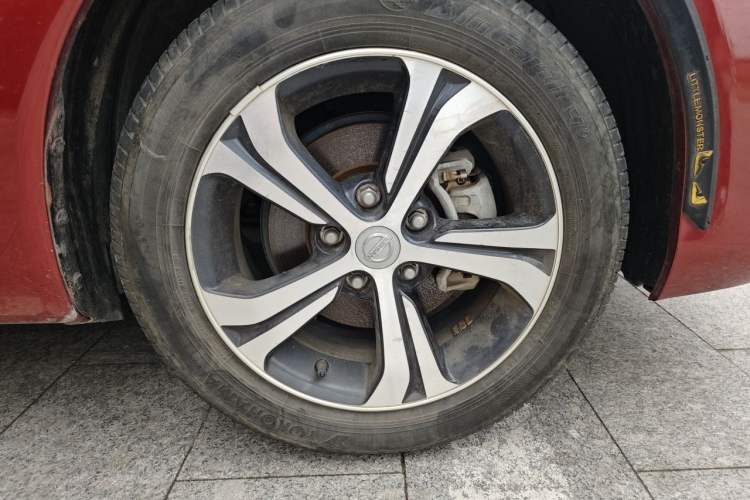Used Nissan Tiida 2016 1.6L CVT Smart Drive Edition Right Front Wheel Hub