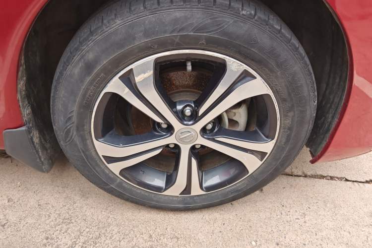Used Nissan Tiida 2016 1.6L CVT Smart Drive Edition Right Front Wheel Hub