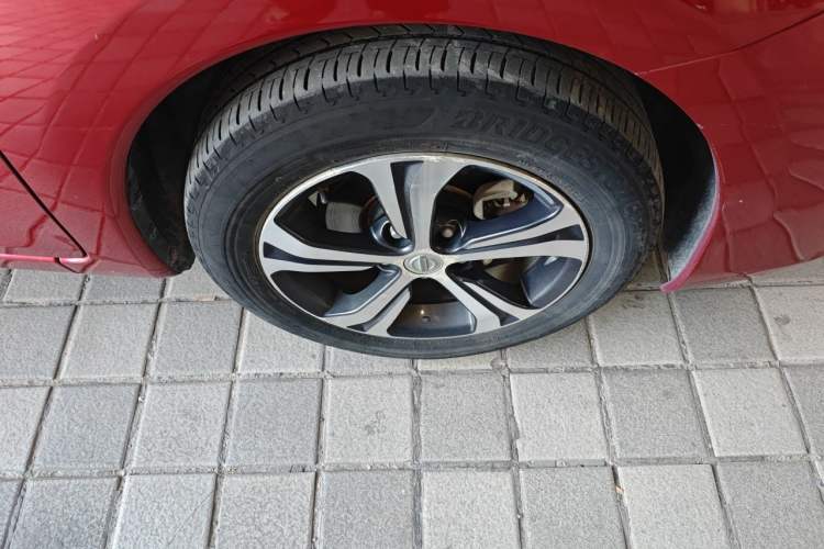 Used Nissan Tiida 2016 1.6L CVT Smart Drive Edition Right Front Wheel Hub