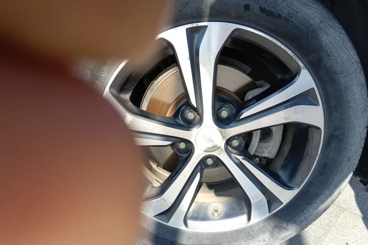 Used Nissan Tiida 2016 1.6L CVT Smart Drive Edition Right Front Wheel Hub