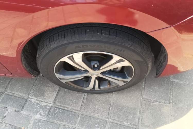 Used Nissan Tiida 2016 1.6L CVT Smart Drive Edition Right Front Wheel Hub