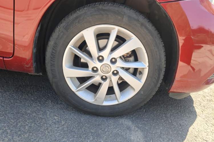 Used Nissan Tiida 2016 1.6L CVT Cool Dynamic Edition Right Front Wheel Hub