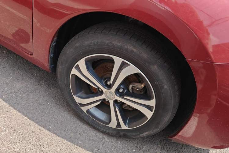 Used Nissan Tiida 2016 1.6L CVT Smart Drive Edition Right Front Wheel Hub