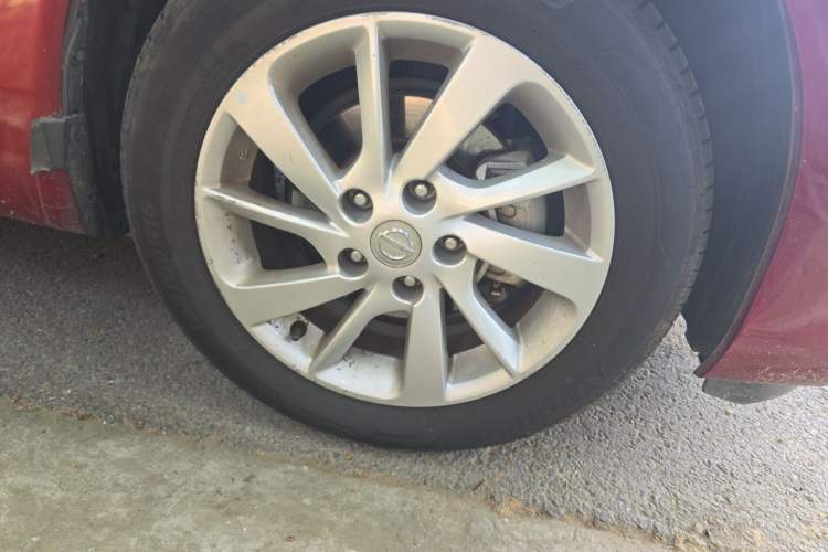 Used Nissan Tiida 2016 1.6L CVT Cool Dynamic Edition Right Front Wheel Hub