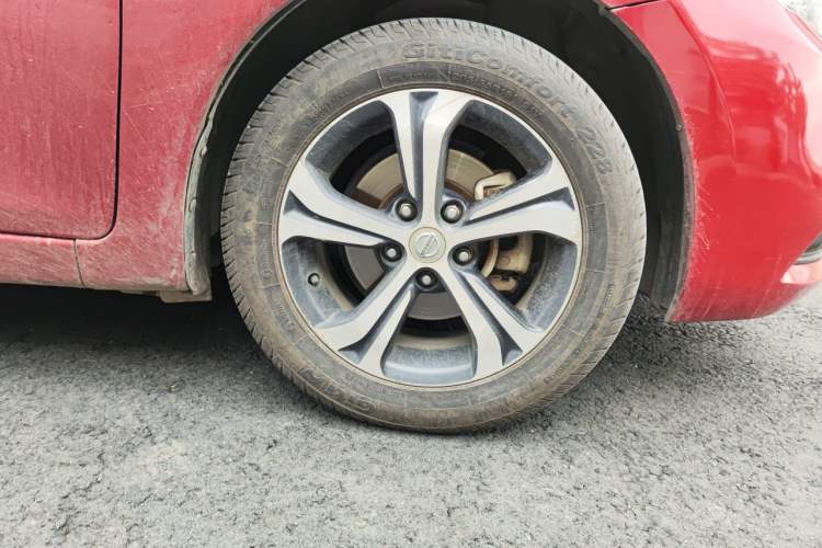 Used Nissan Tiida 2016 1.6L CVT Smart Drive Edition Right Front Wheel Hub