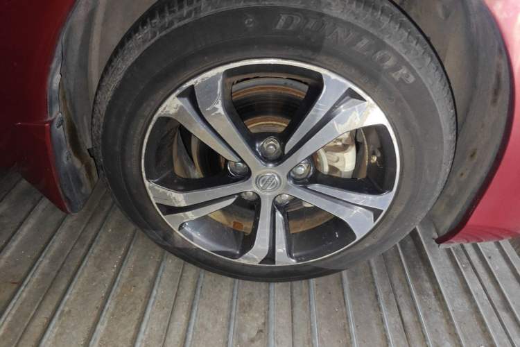 Used Nissan Tiida 2016 1.6L CVT Smart Drive Edition Right Front Wheel Hub
