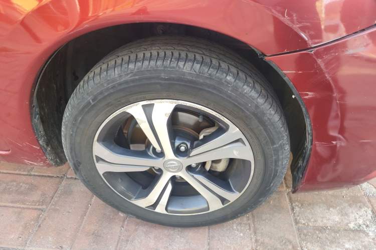 Used Nissan Tiida 2016 1.6L CVT Smart Drive Edition Right Front Wheel Hub