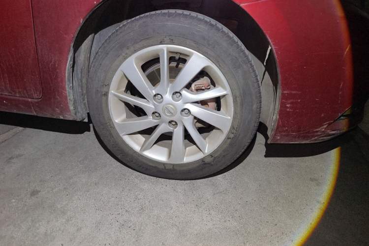 Used Nissan Tiida 2016 1.6L CVT Cool Dynamic Edition Right Front Wheel Hub