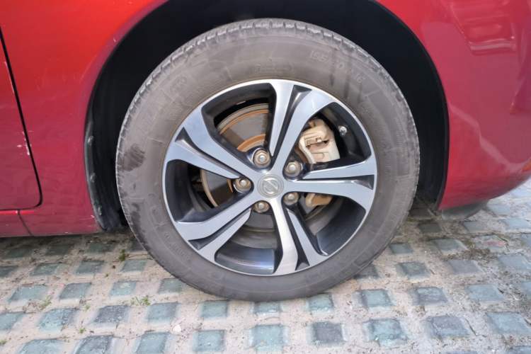 Used Nissan Tiida 2016 1.6L CVT Smart Drive Edition Right Front Wheel Hub