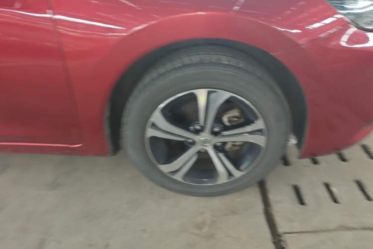 Used Nissan Tiida 2016 1.6L CVT Smart Drive Edition Right Front Wheel Hub