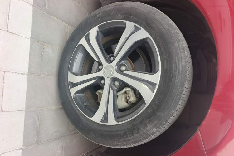 Used Nissan Tiida 2016 1.6L CVT Smart Drive Edition Right Front Wheel Hub
