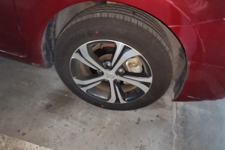 Used Nissan Tiida 2016 1.6L CVT Smart Drive Edition Right Front Wheel Hub