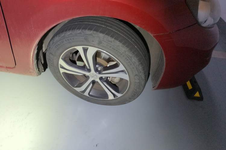 Used Nissan Tiida 2016 1.6L CVT Smart Drive Edition Right Front Wheel Hub
