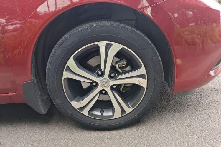 Used Nissan Tiida 2016 1.6L CVT Smart Drive Edition Right Front Wheel Hub
