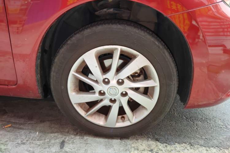 Used Nissan Tiida 2016 1.6L CVT Cool Dynamic Edition Right Front Wheel Hub