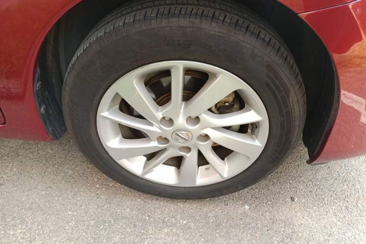 Used Nissan Tiida 2016 1.6L CVT Cool Dynamic Edition Right Front Wheel Hub