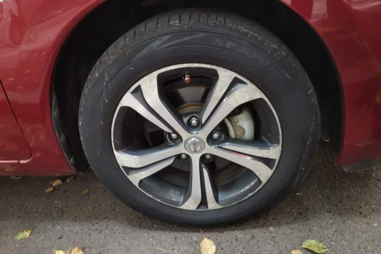 Used Nissan Tiida 2016 1.6L CVT Smart Drive Edition Right Front Wheel Hub