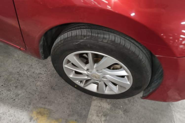 Used Nissan Tiida 2016 1.6L CVT Cool Dynamic Edition Right Front Wheel Hub