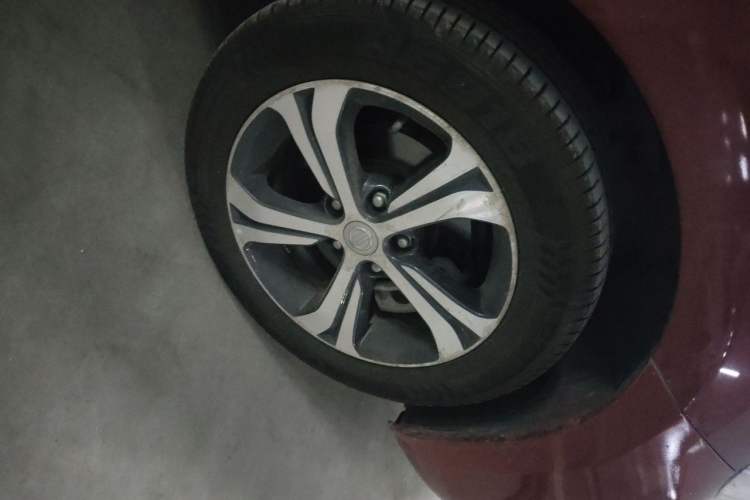 Used Nissan Tiida 2016 1.6L CVT Smart Drive Edition Right Front Wheel Hub