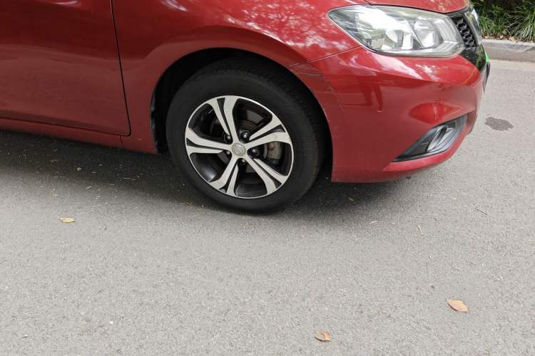 Used Nissan Tiida 2016 1.6L CVT Smart Drive Edition Right Front Wheel Hub