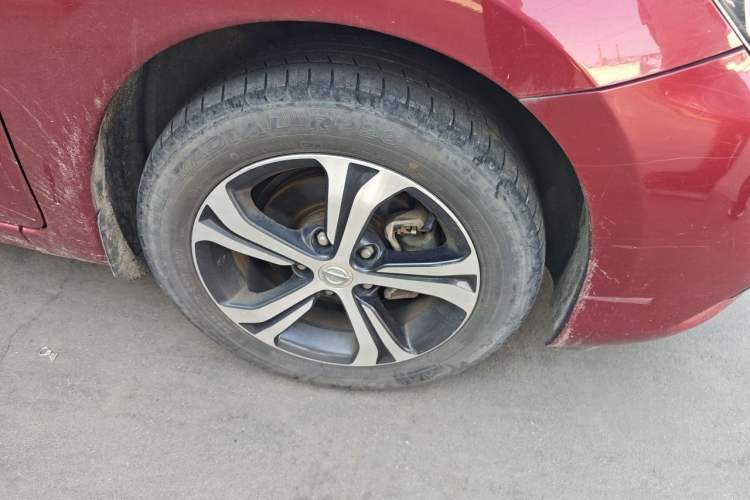 Used Nissan Tiida 2016 1.6L CVT Cool Dynamic Edition Right Front Wheel Hub