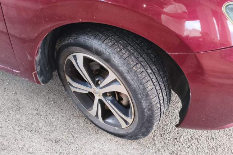 Used Nissan Tiida 2016 1.6L CVT Smart Drive Edition Right Front Wheel Hub